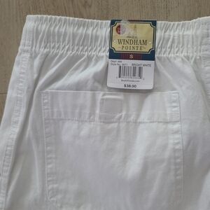 Mens White Cargo Shorts by Windham Pointe. Size S. 100% Cotton. Great for Summer